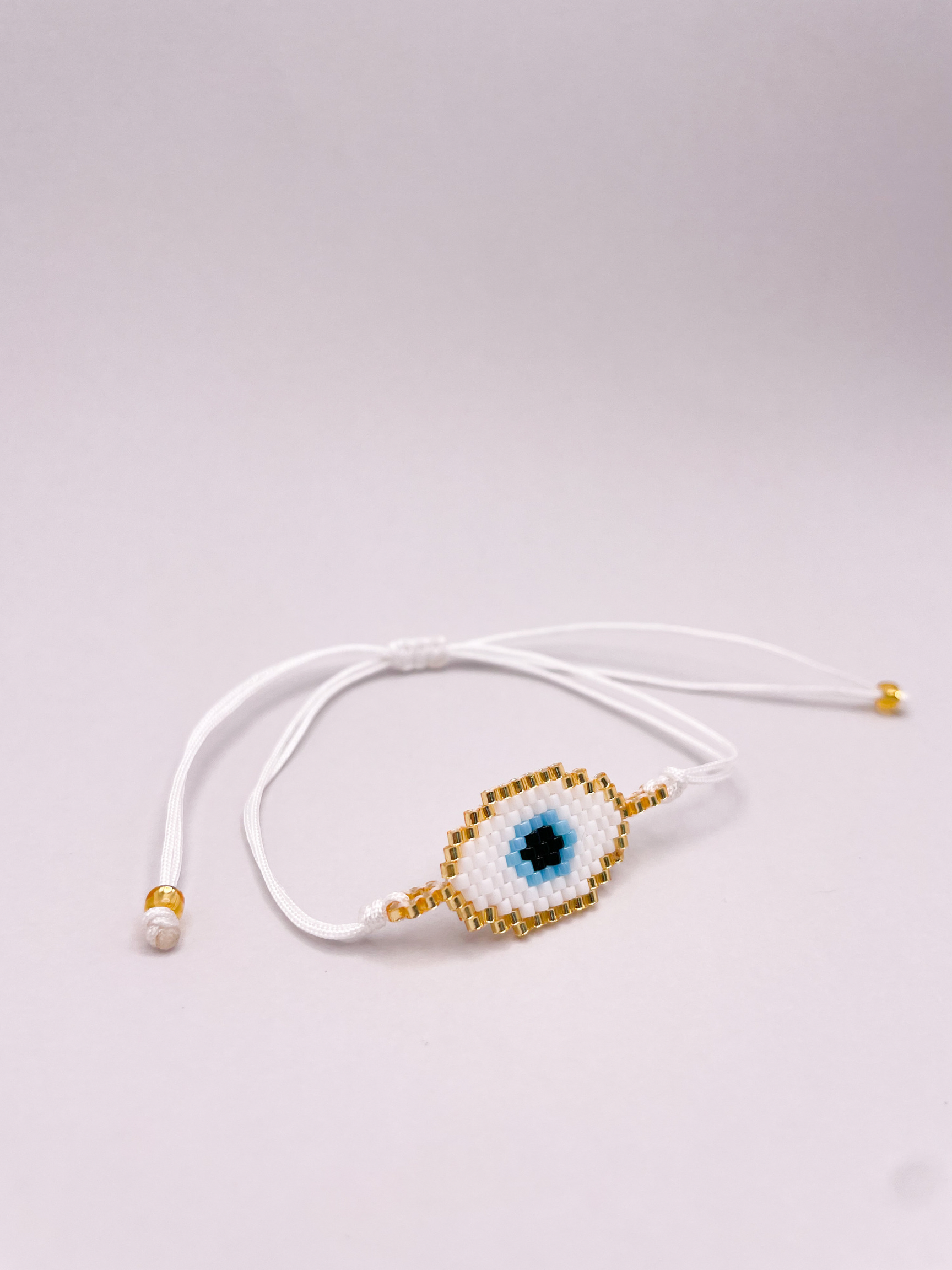 Eye bracelet