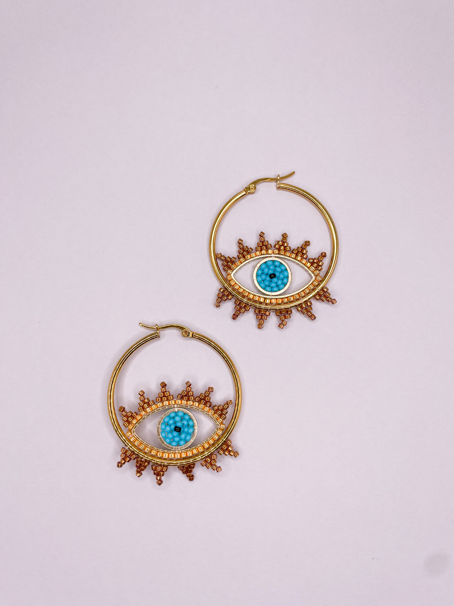 Eye earrings