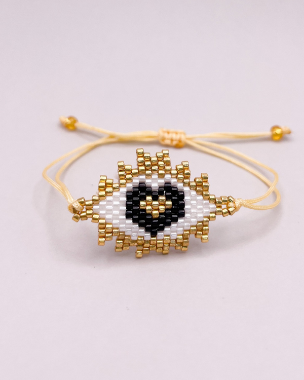 Intuitive heart bracelet